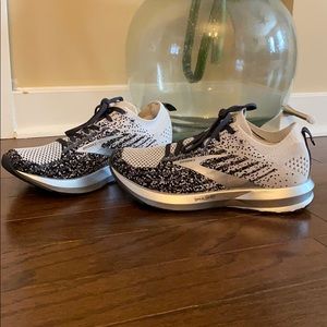 Brooks Women's Levitate 3 Running Shoes